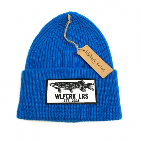 Wolfcreek Pike Patch Knitted Beanie - Blue in de groep Kleding & Schoenen / Petten, mutsen en overig / Mutsen & Hoeden bij Sportfiskeprylar.se (WCL-05-BEANIE-03-BLUE)